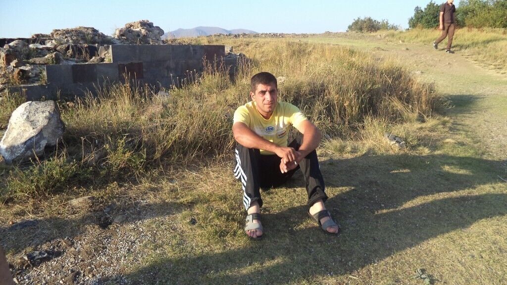  ,   Artur, 38 ,   ,   , c , 