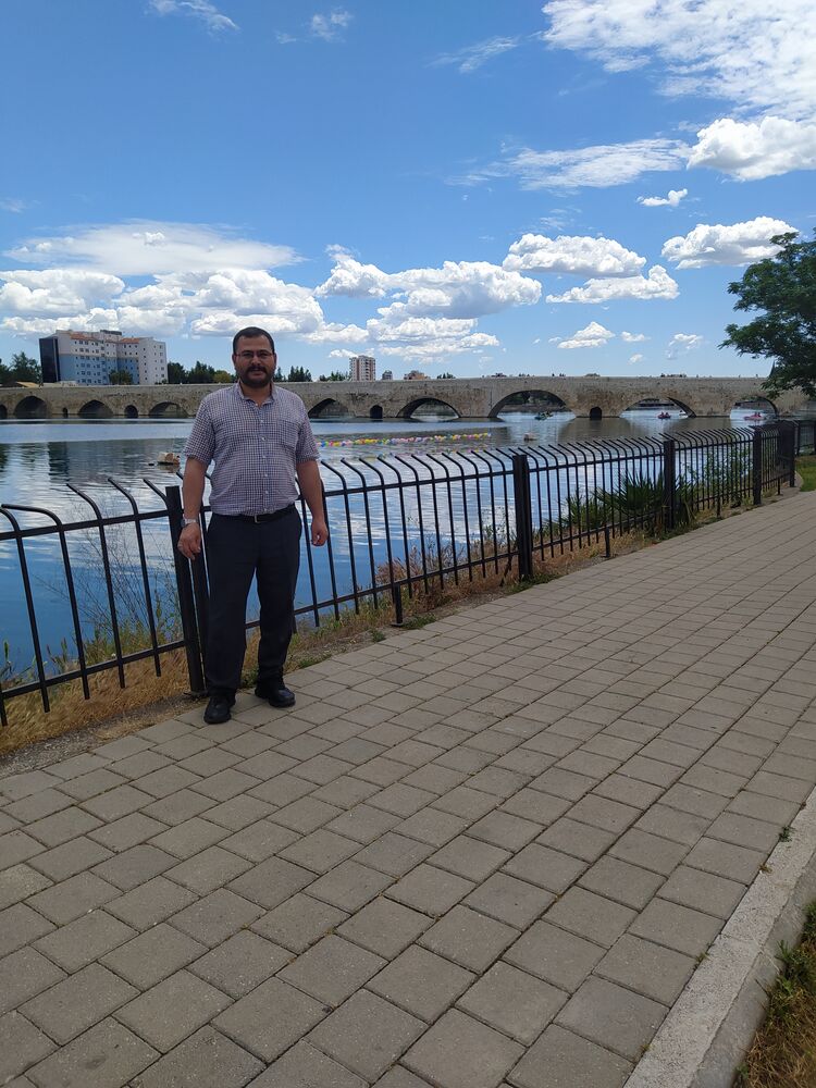  54224001  Daniel, 34 ,    