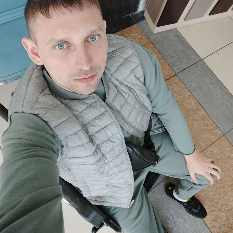  47073921  , 33 ,    