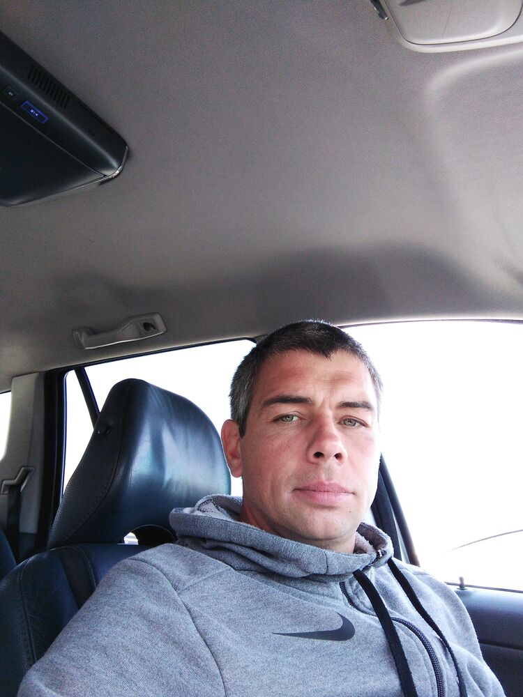  22919821  Semjon, 40 ,    