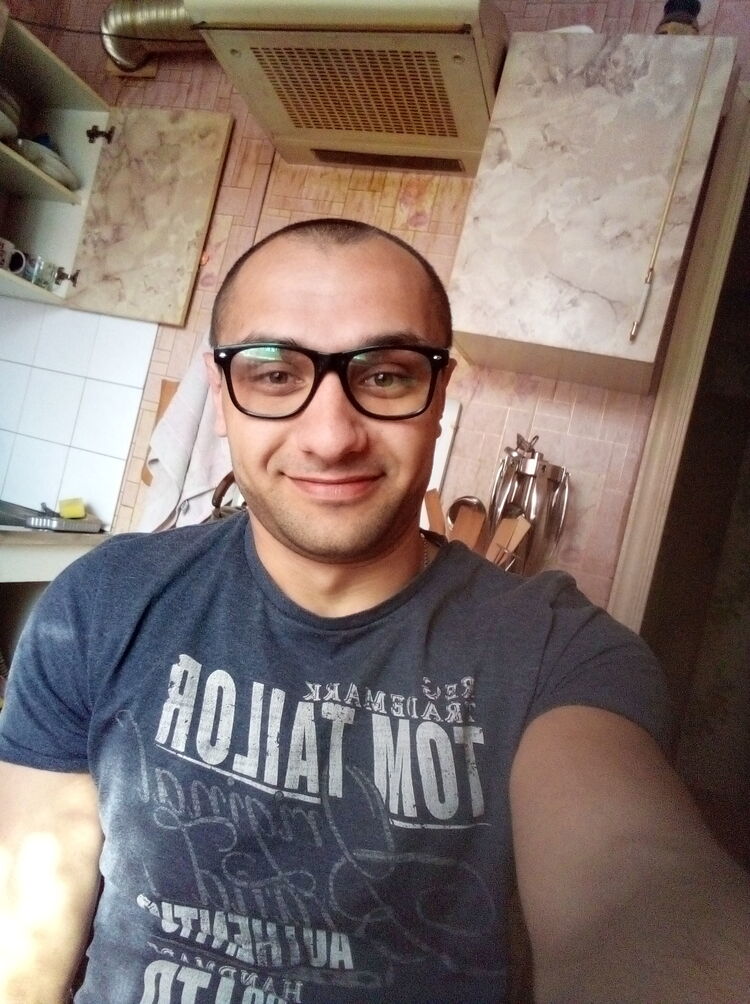  ,   Mykola, 32 ,   c 
