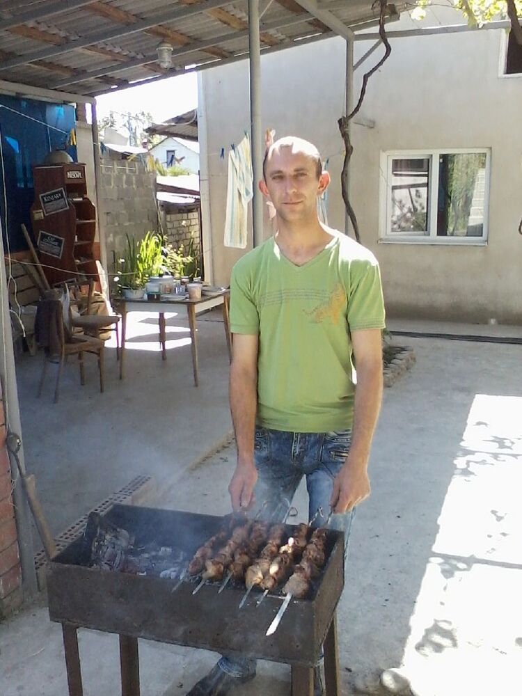  ,   Vitali, 44 ,   