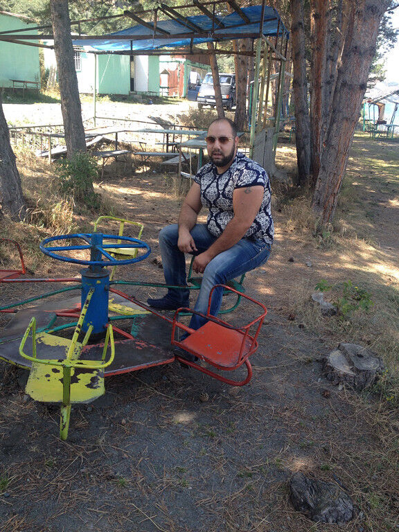  ,   Arto, 37 ,   ,   , c 