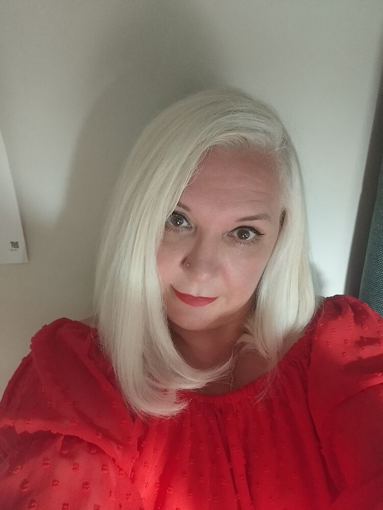  53225821  Nadin, 45 ,    