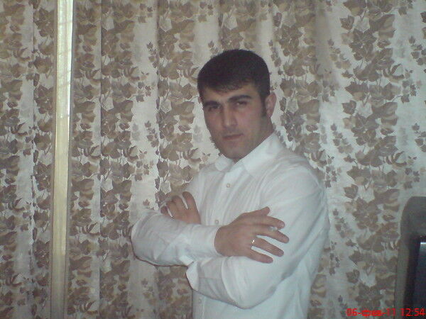  7071911  Elnur, 44 ,    