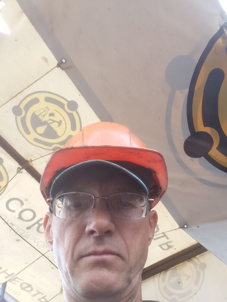  45223121  Sergey, 48 ,    