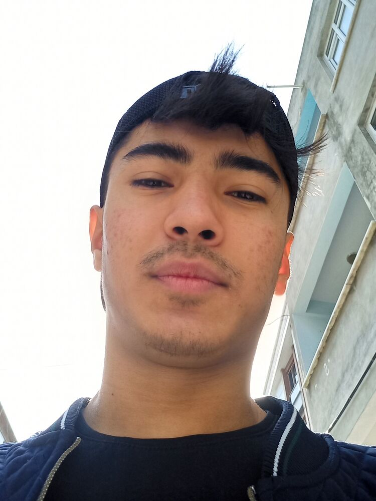  Esenyurt,   Dilshod, 22 ,   ,   