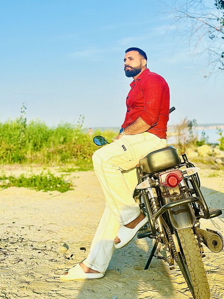  47154091  Lalit, 26 ,    