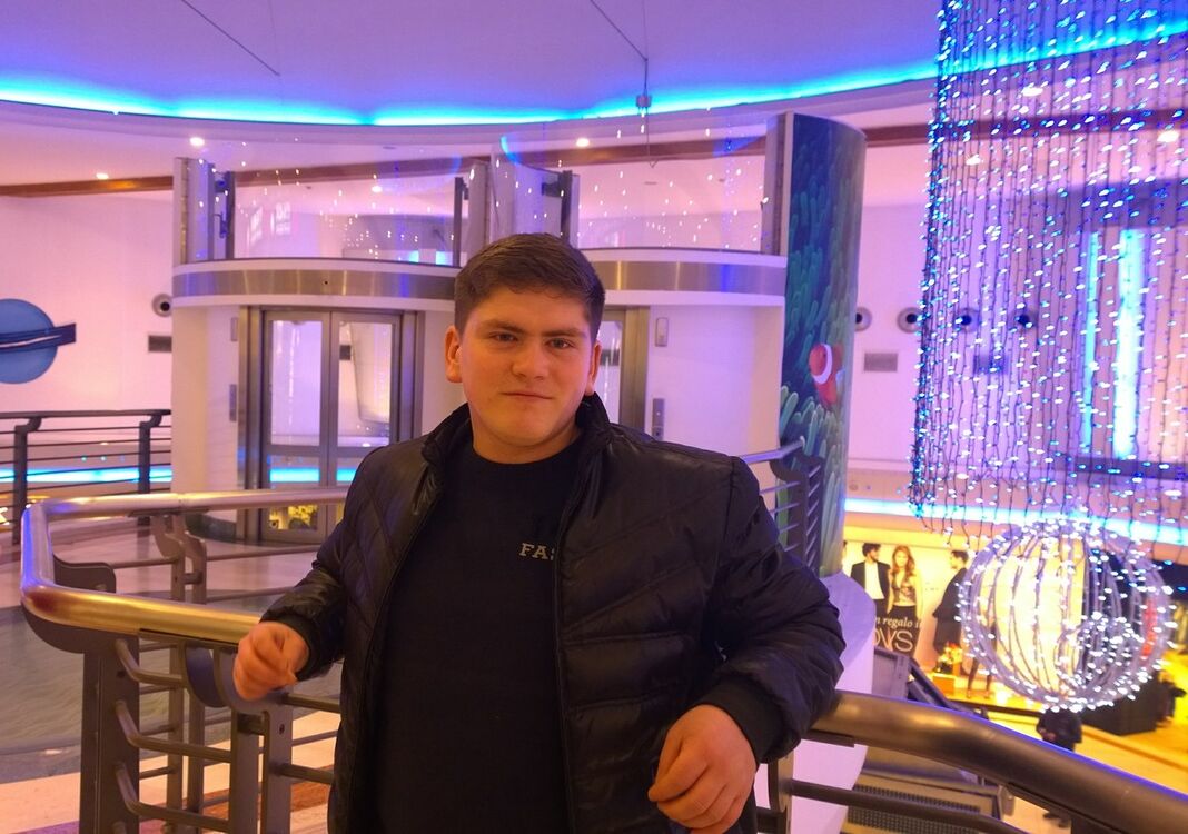  5884251  Dima, 30 ,    