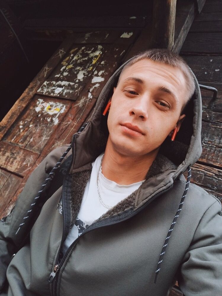  -,   Maksik, 24 ,   ,   , c 
