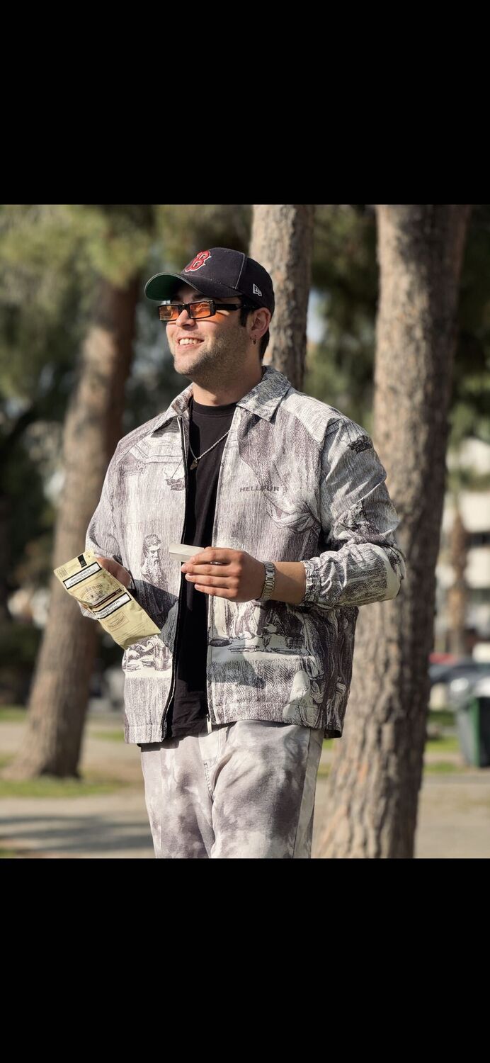  52487741  OkanYilmaz, 30 ,    