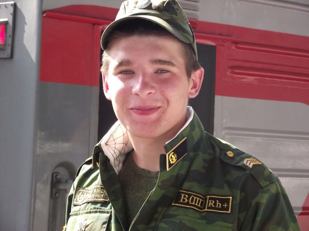  6116151  Artem, 33 ,    