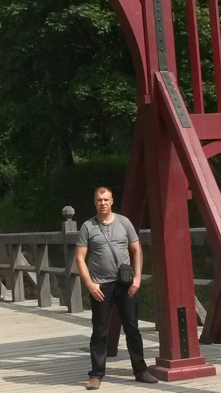 ,   Jonas, 52 ,   , 