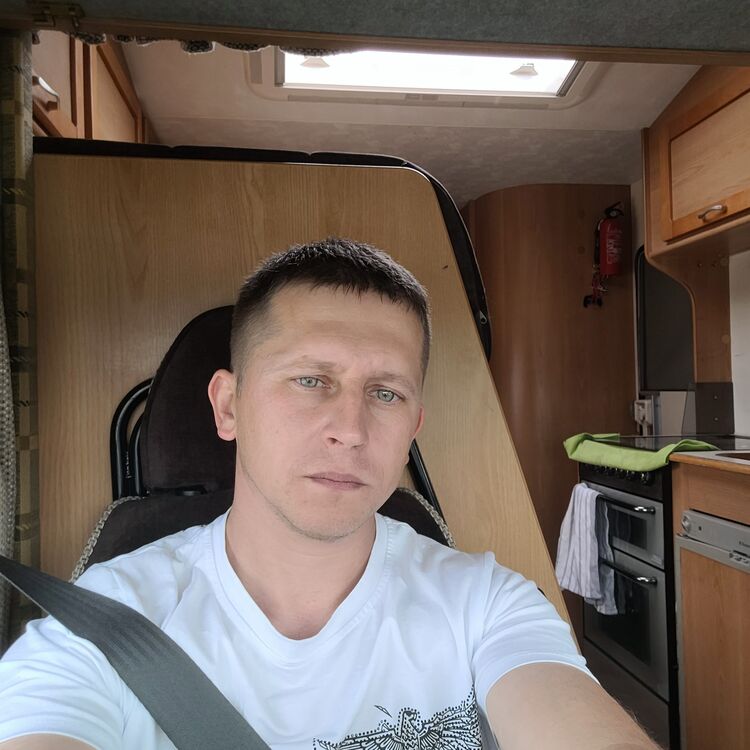  -,   Tolik, 37 ,   ,   