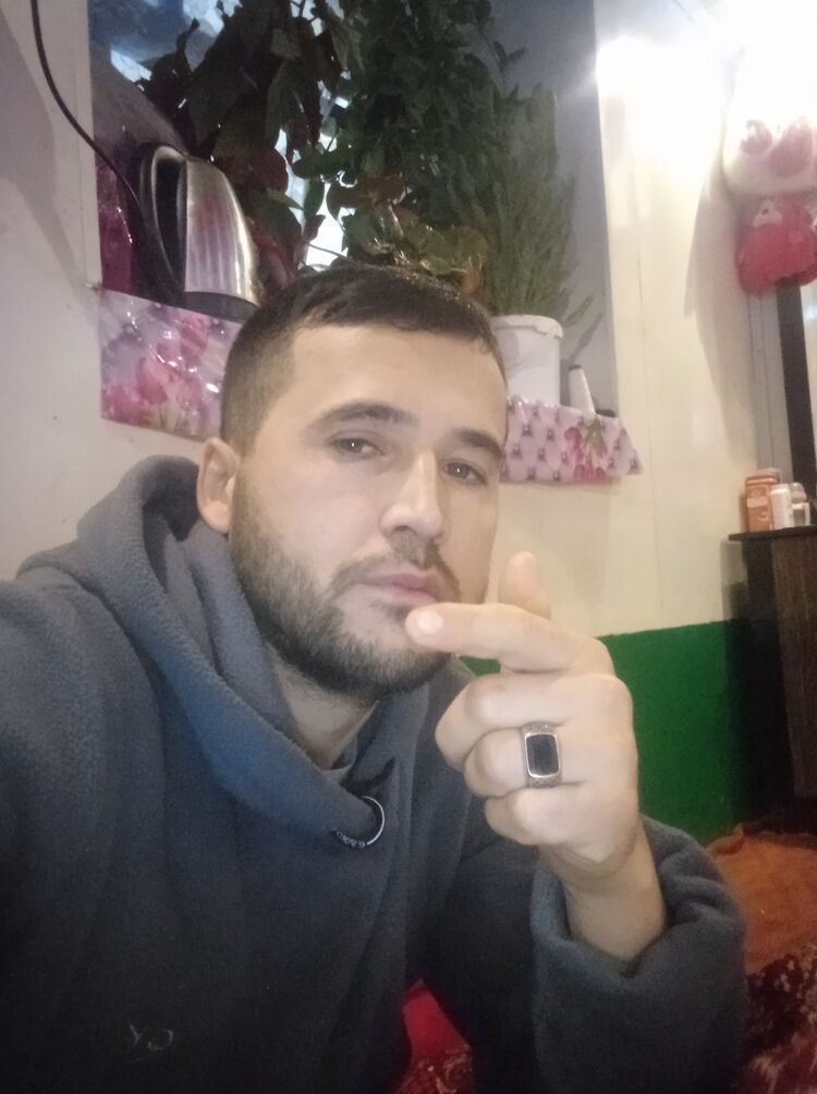  33204871  Mehriddin, 27 ,    