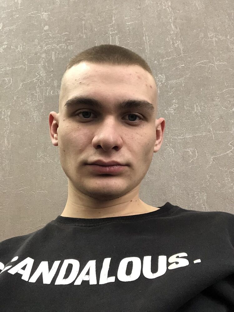  38543081  Ivan, 22 ,    