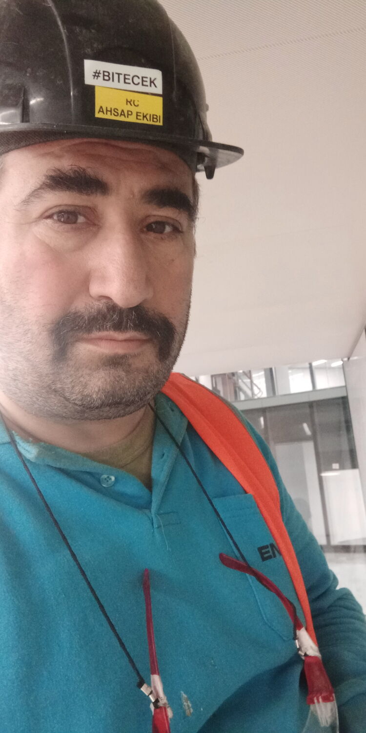  31459841  Ercan, 52 ,    -