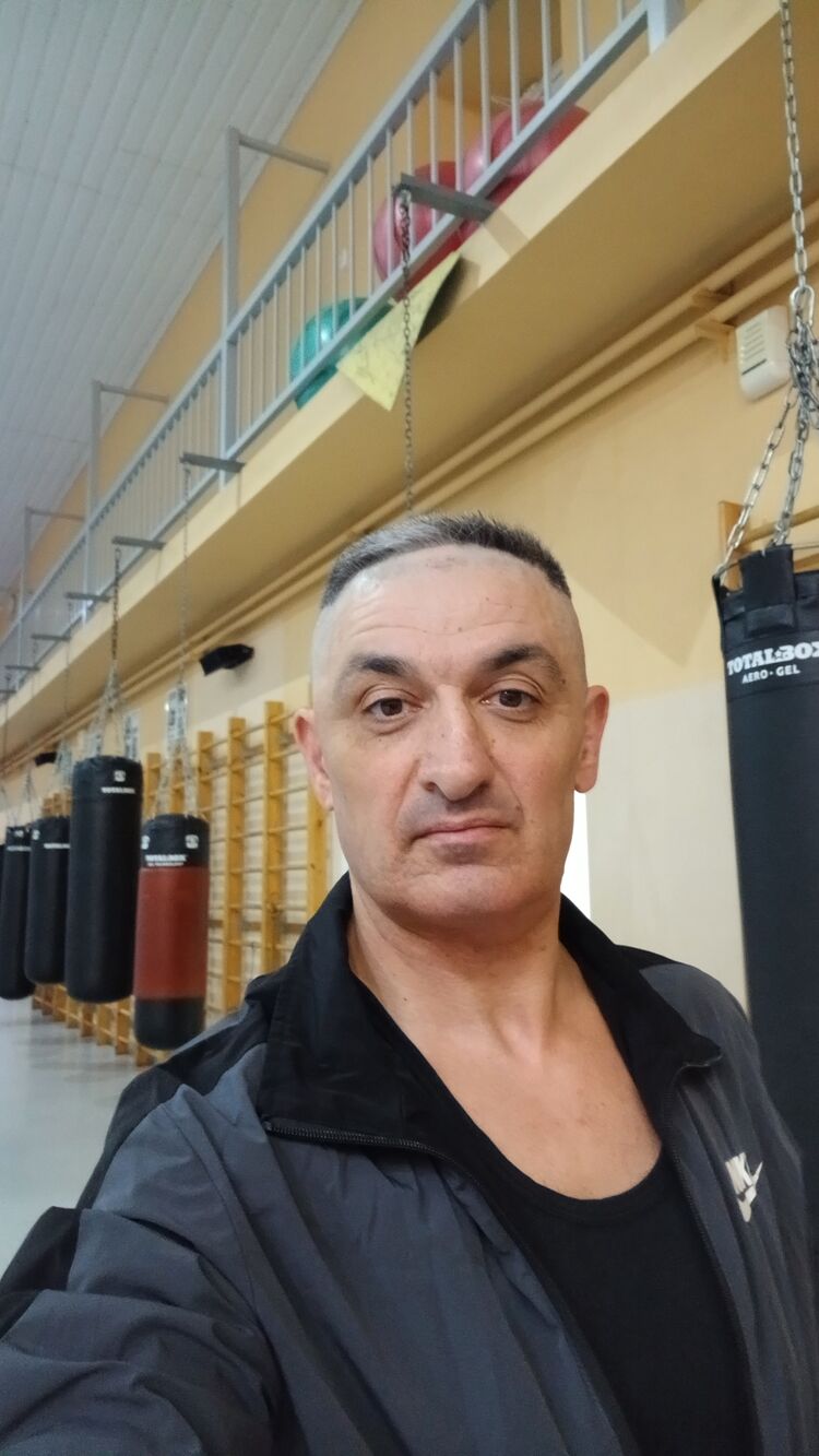  38950851  , 52 ,    