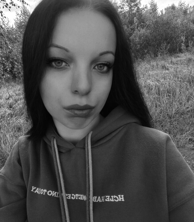  51534741  Arina, 22 ,    