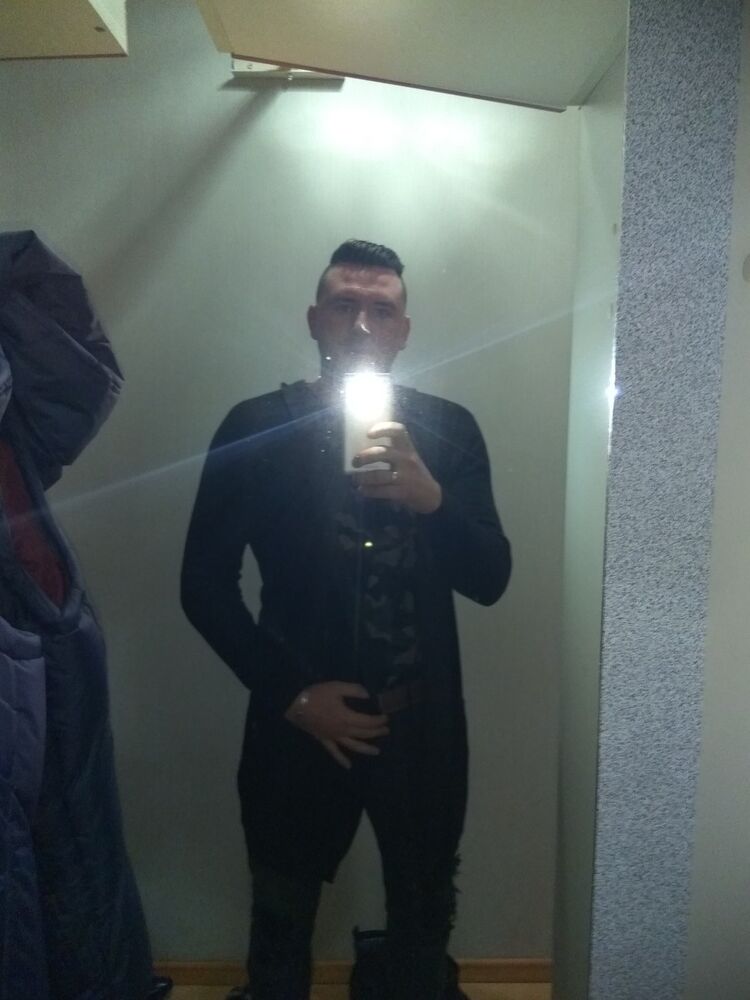  10932481  , 37 ,    