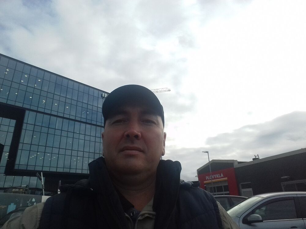  18177721  Bakhodir, 44 ,    