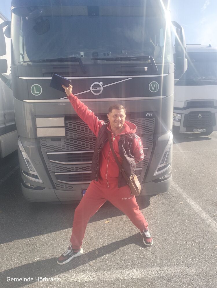  ,   Sergiu, 43 ,     , c , 