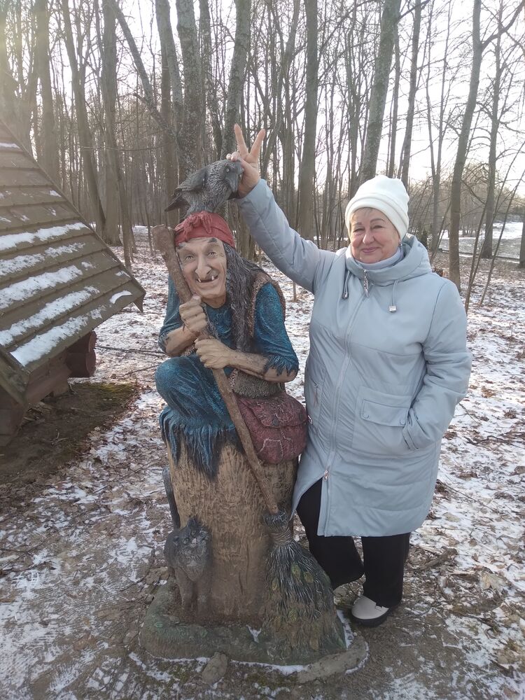  49696021  Nina, 58 ,    