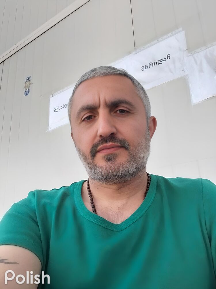  44646041  Temur, 40 ,    