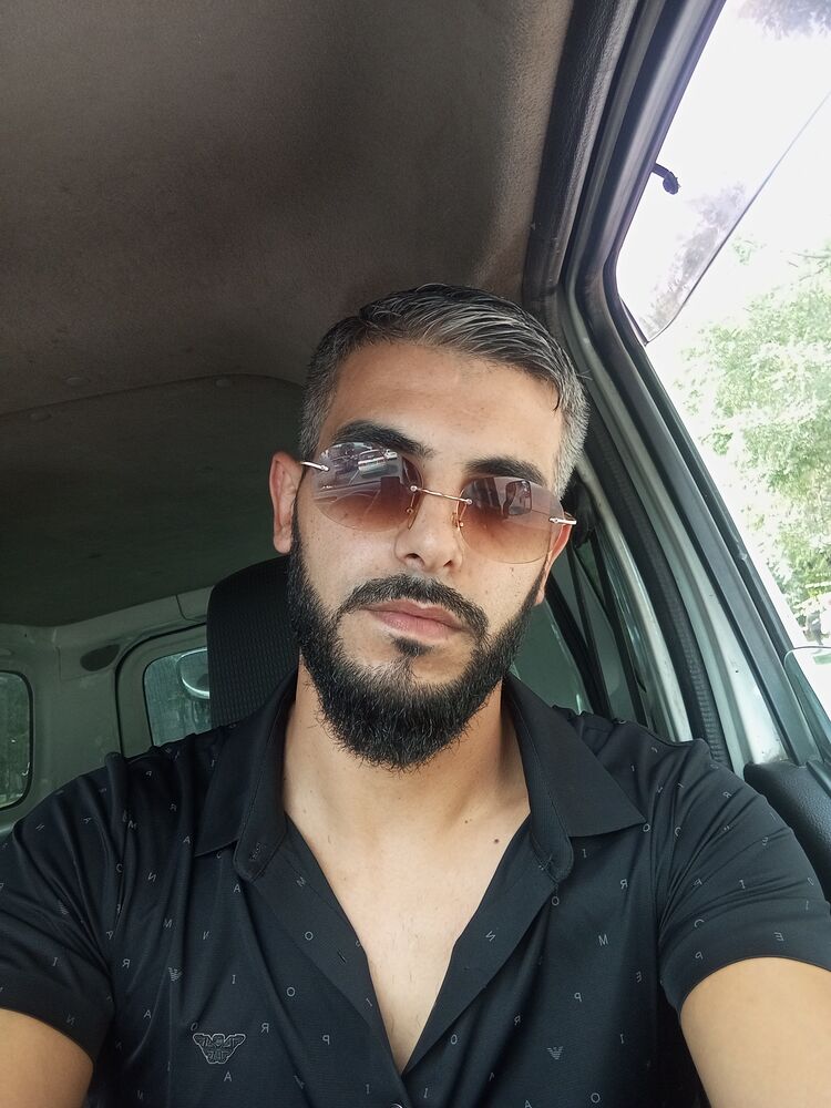  49768011  , 34 ,    