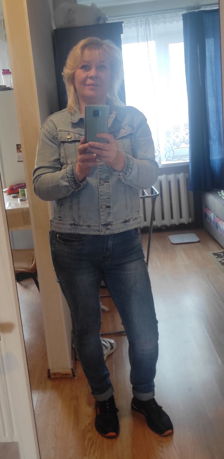  44256341  , 49 ,    