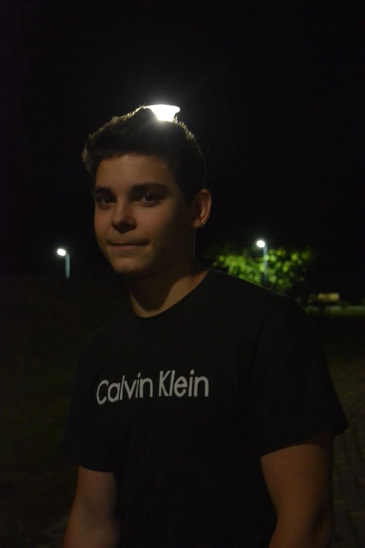  32367371  Ilya, 22 ,    