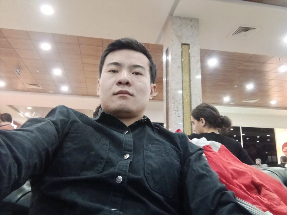  18667701  Nursultan, 29 ,    