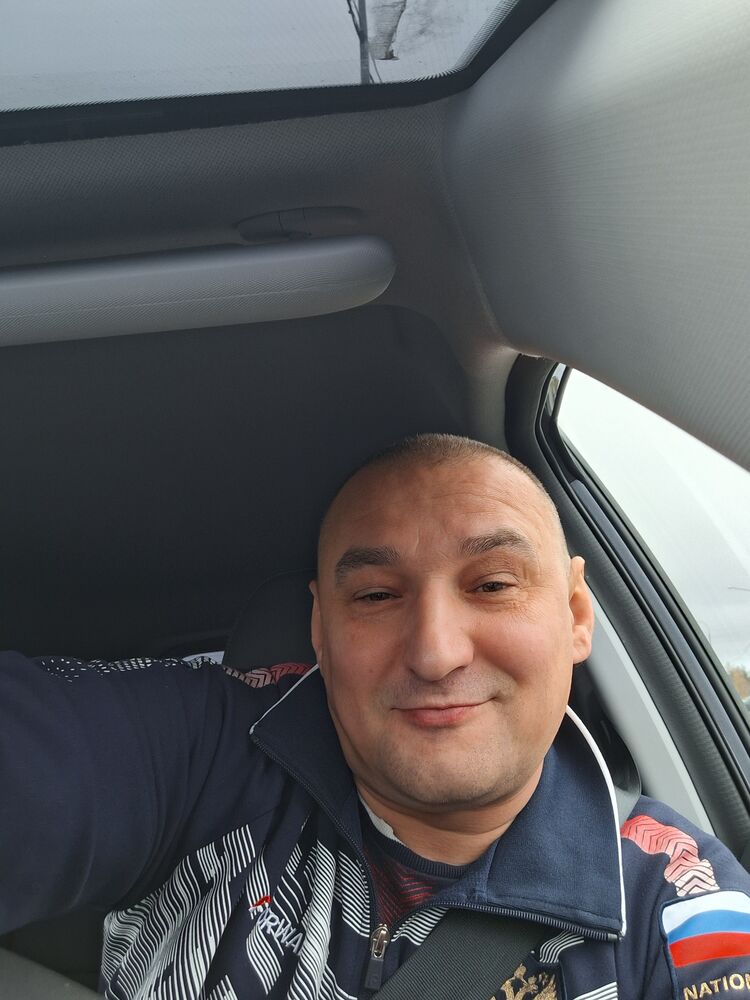  50830501  Denis, 48 ,    