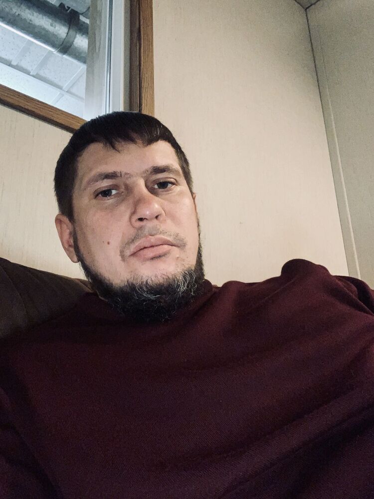  41303071  Victor, 40 ,    
