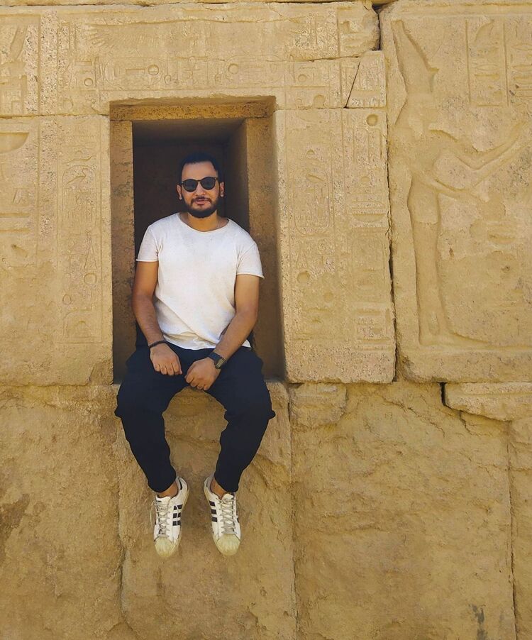  42097371  , 30 ,    Al Ghardaqah