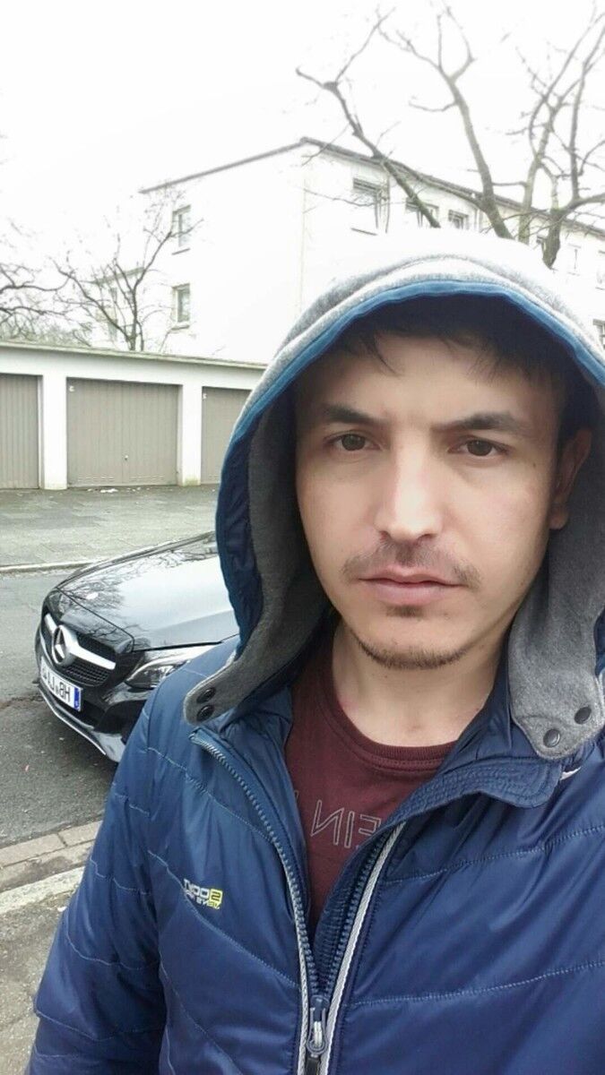  19786021  Ruslan, 39 ,    