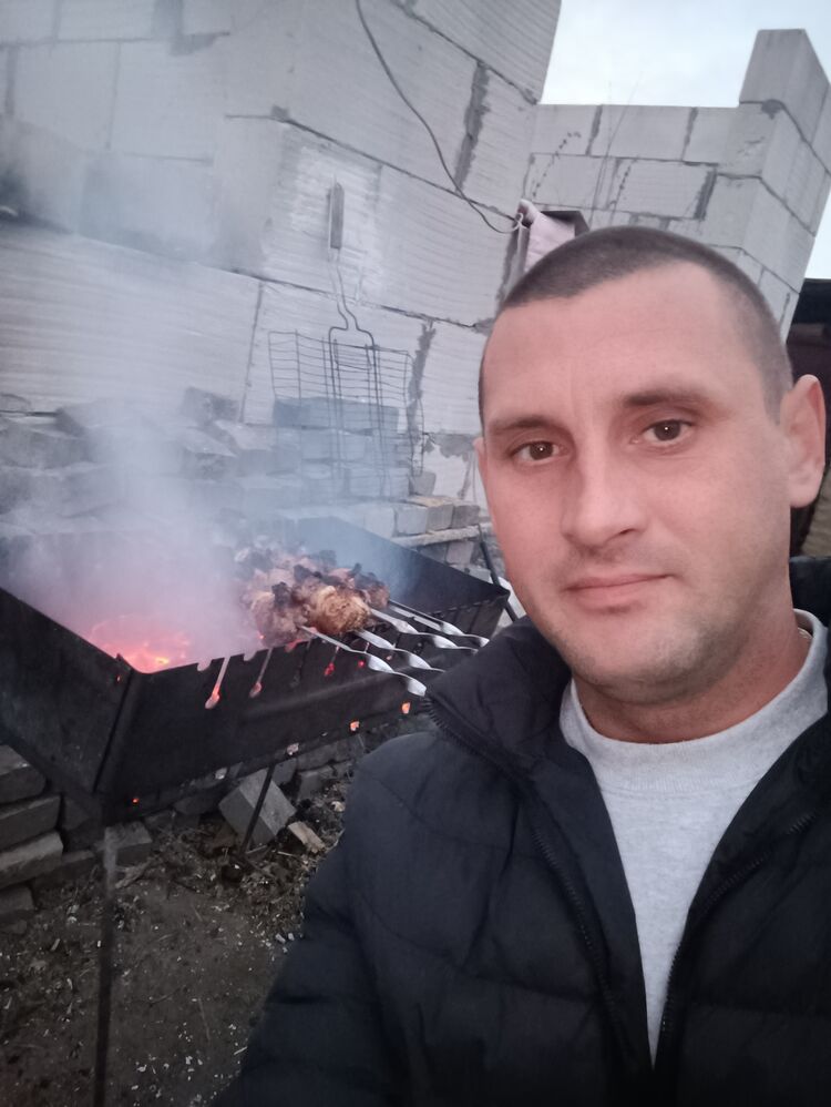  ,   Nik, 36 ,   ,   