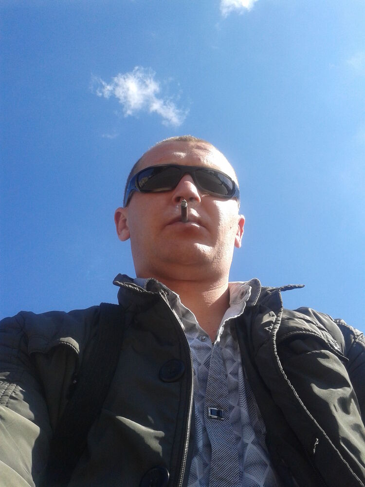  ,   Mihaei, 40 ,  