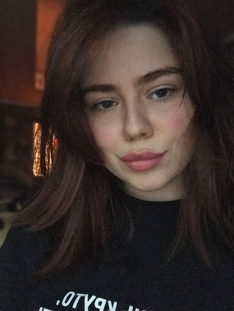  25897021  Elika, 24 ,    -