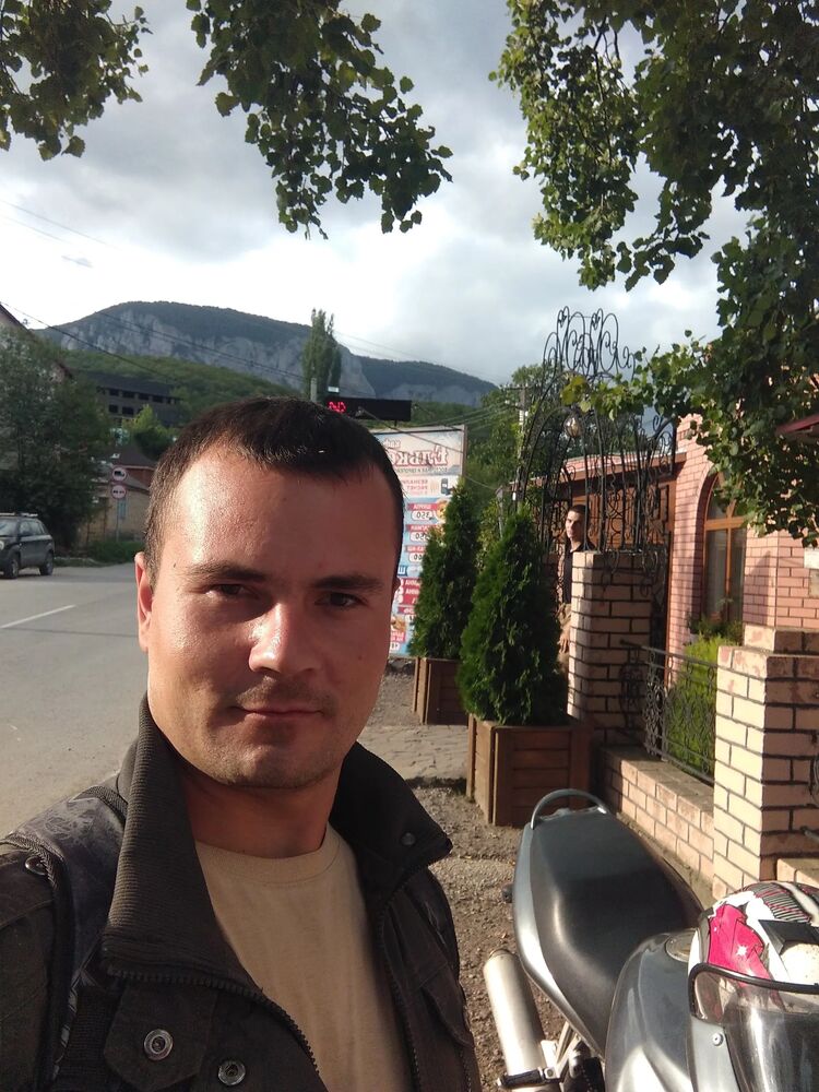  47980421  Gennady, 30 ,    
