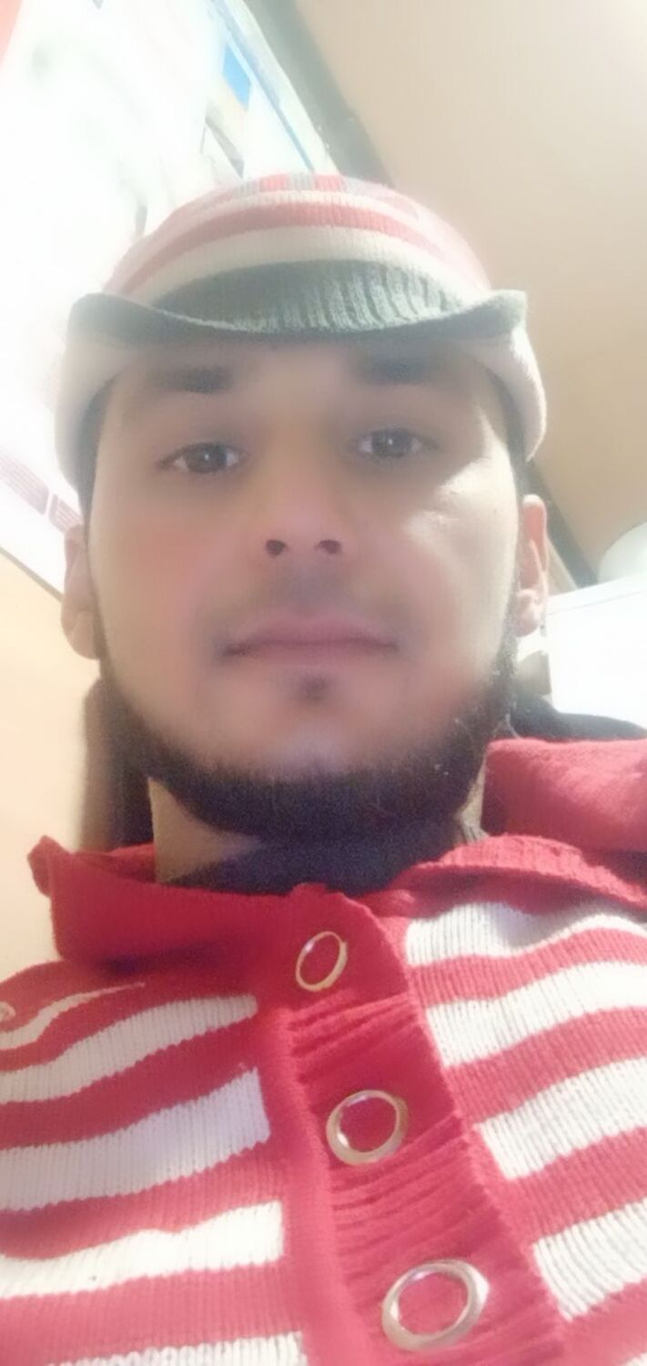  32482751  Timur, 31 ,    