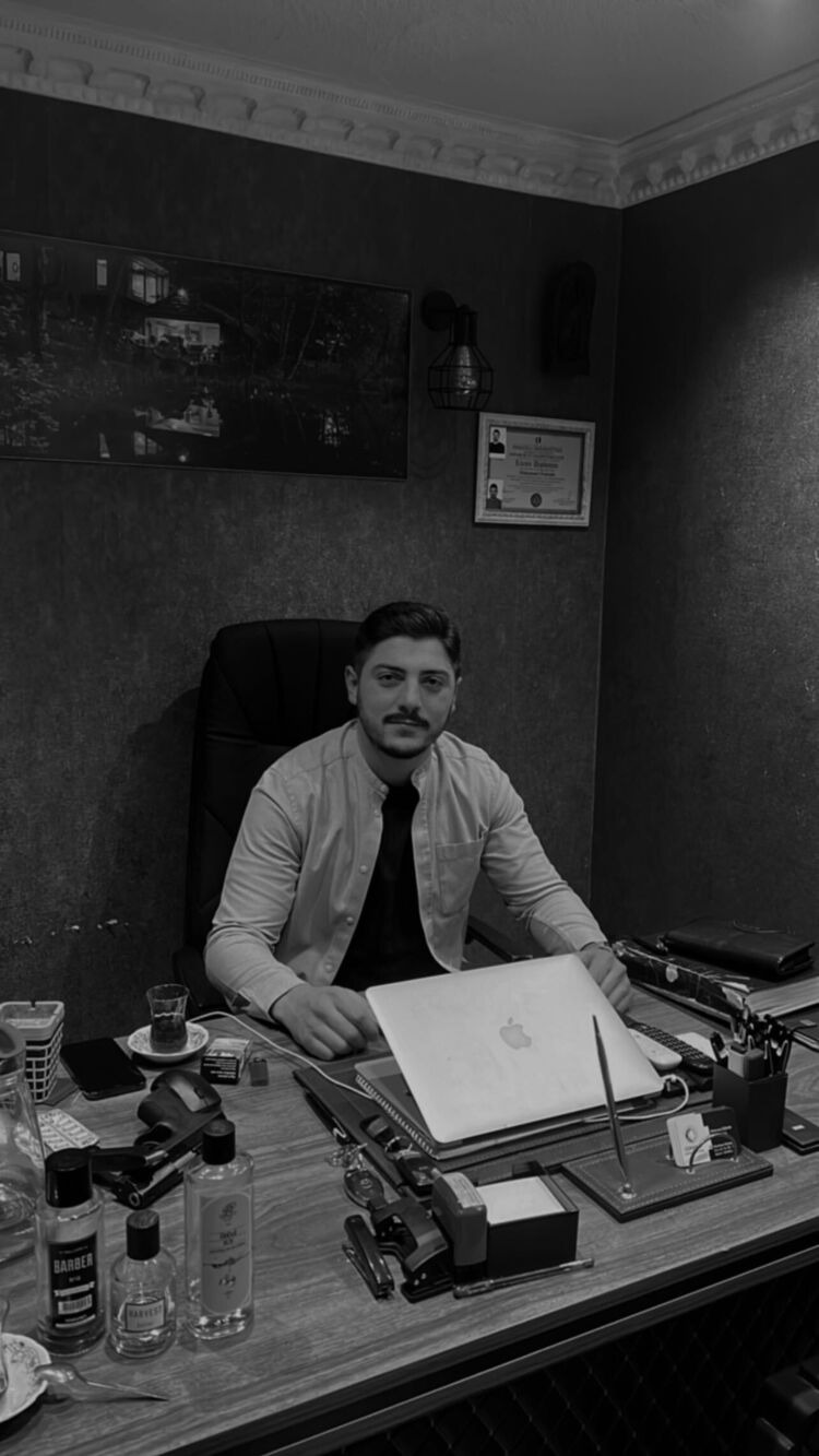  40377761  Emre, 28 ,    