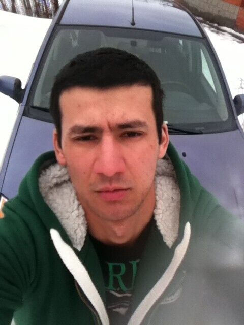  41513741  Abdumalik, 33 ,    