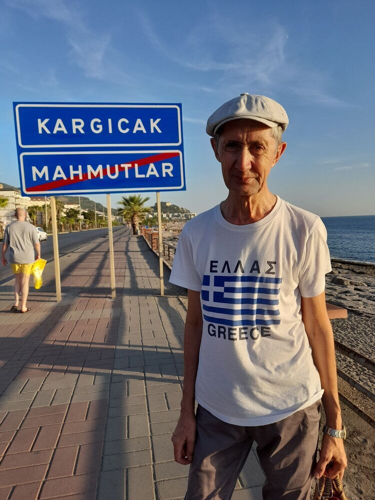  47877311  Viktor, 61 ,    