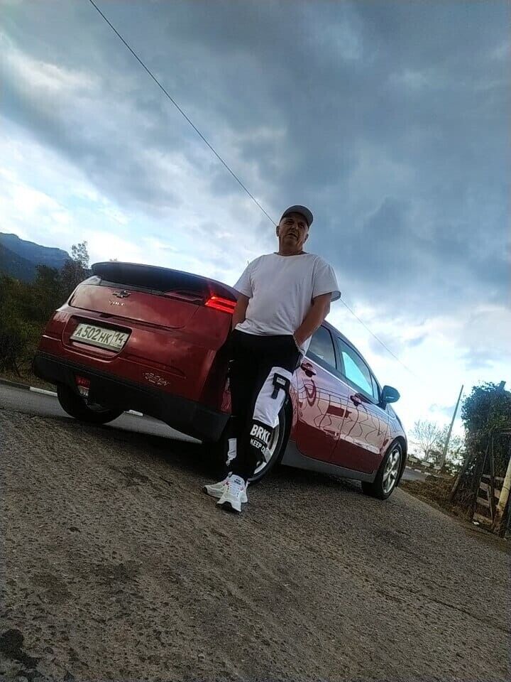  37927041  , 52 ,    