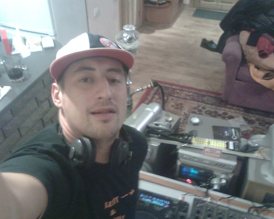  11260221  Vitaly, 47 ,    