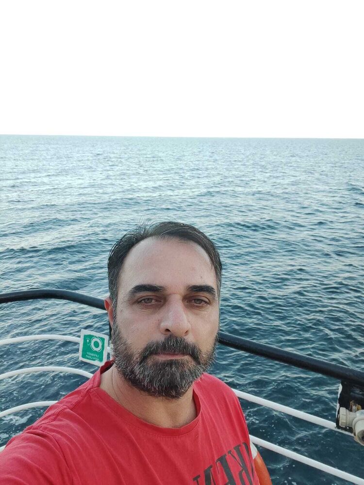  33124341  Hikmat, 51 ,    --