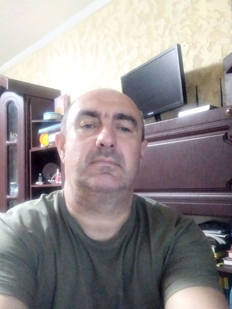  43303961  , 52 ,    