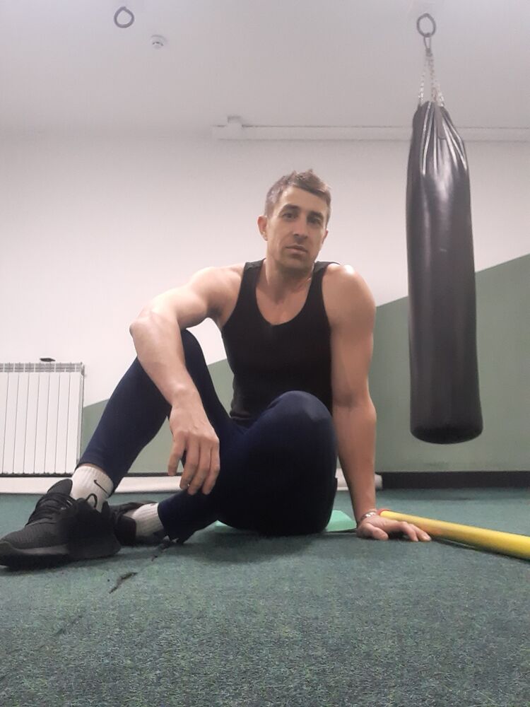  26149951  Oleg, 37 ,    