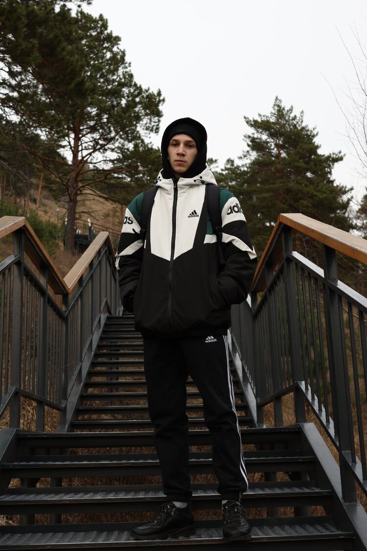  ,   Anton, 18 ,   